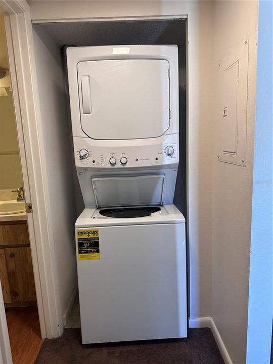 待售: $116,000 (2 贝兹, 2 浴室, 864 平方英尺)