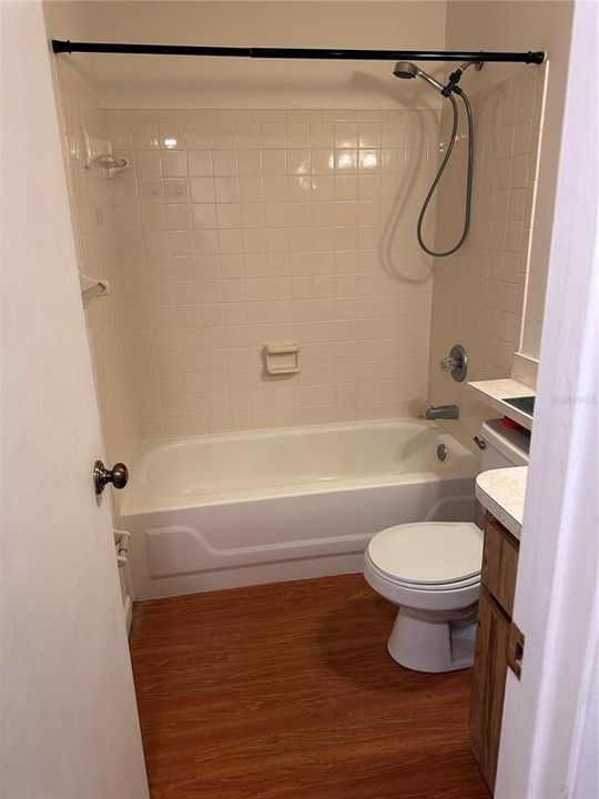 待售: $116,000 (2 贝兹, 2 浴室, 864 平方英尺)