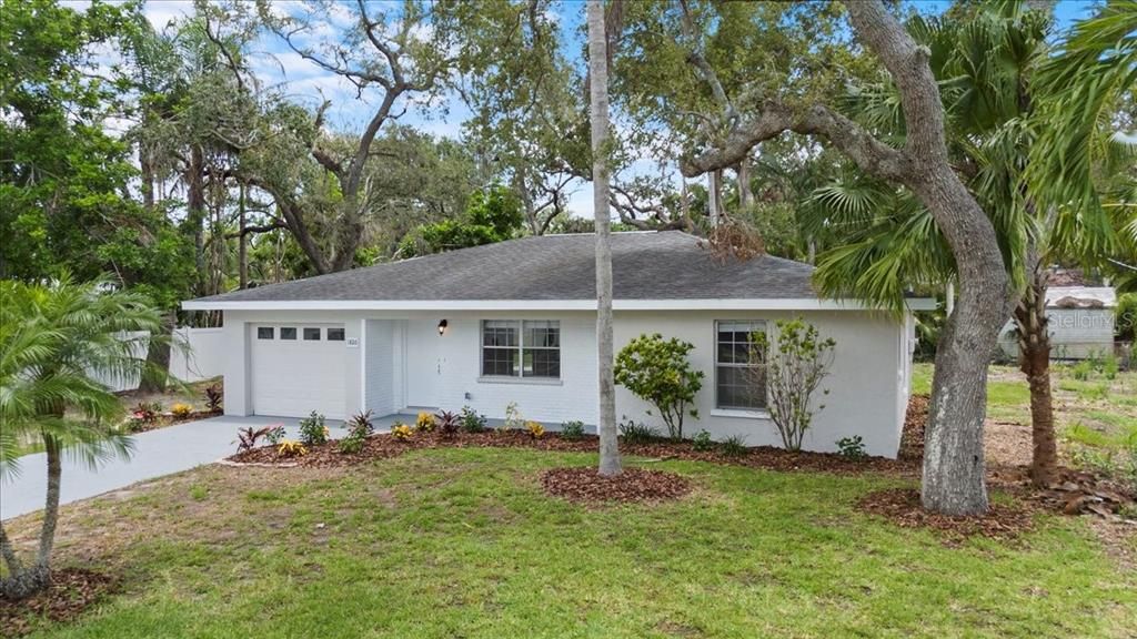 Recently Sold: $305,000 (3 beds, 2 baths, 1280 Square Feet)