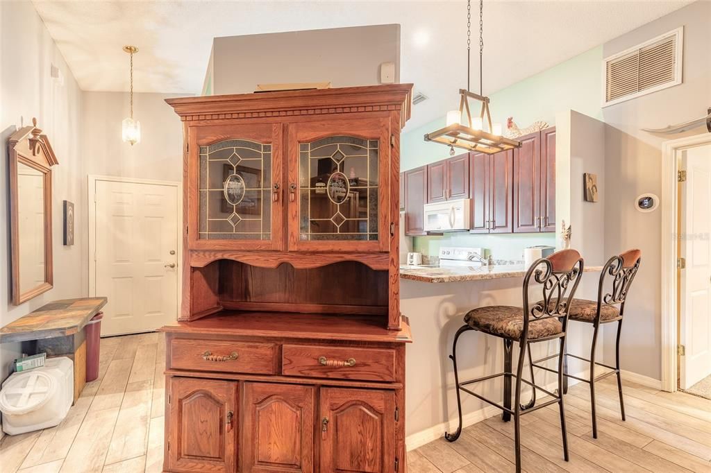 На продажу: $305,000 (3 спален, 2 ванн, 1244 Квадратных фут)