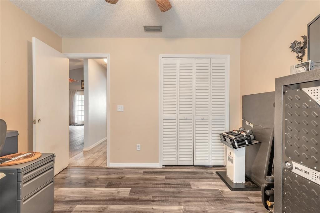 На продажу: $305,000 (3 спален, 2 ванн, 1244 Квадратных фут)