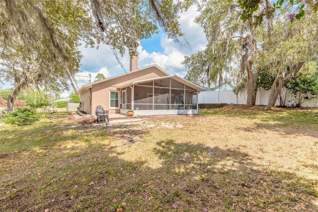 На продажу: $305,000 (3 спален, 2 ванн, 1244 Квадратных фут)