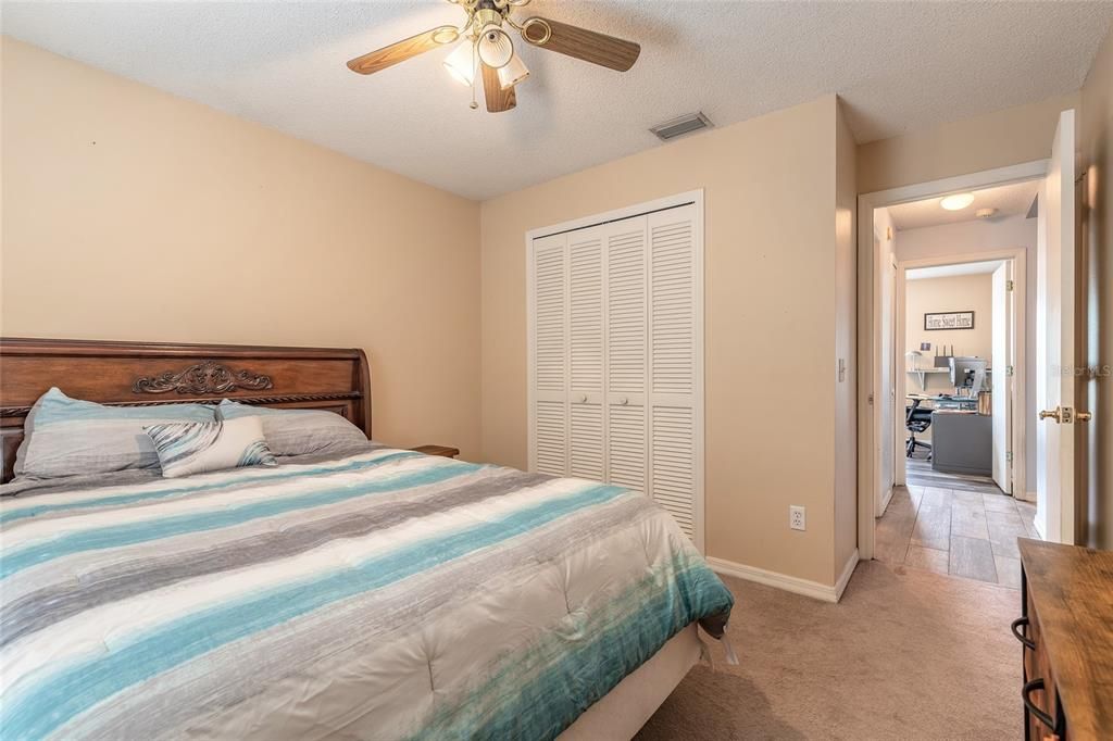 На продажу: $305,000 (3 спален, 2 ванн, 1244 Квадратных фут)