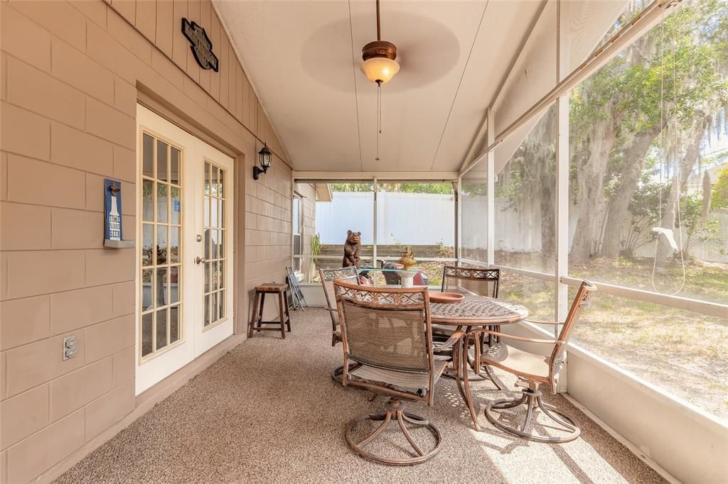 На продажу: $305,000 (3 спален, 2 ванн, 1244 Квадратных фут)