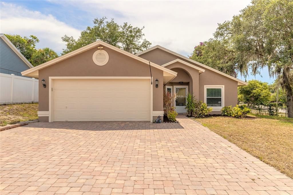 На продажу: $305,000 (3 спален, 2 ванн, 1244 Квадратных фут)