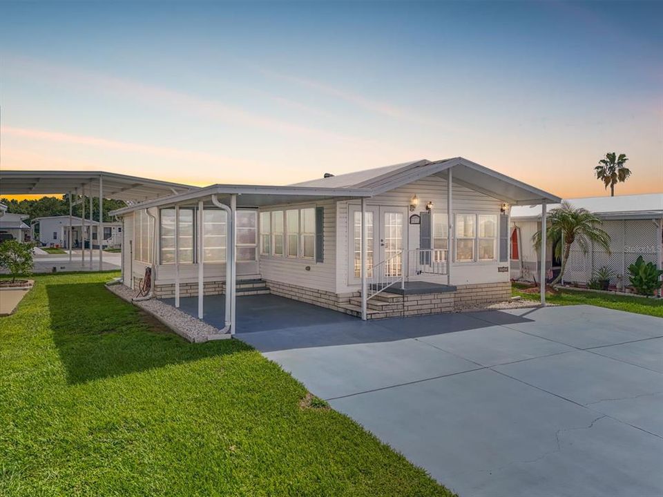 На продажу: $125,000 (2 спален, 2 ванн, 778 Квадратных фут)