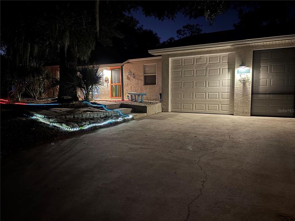 На продажу: $365,000 (2 спален, 2 ванн, 888 Квадратных фут)