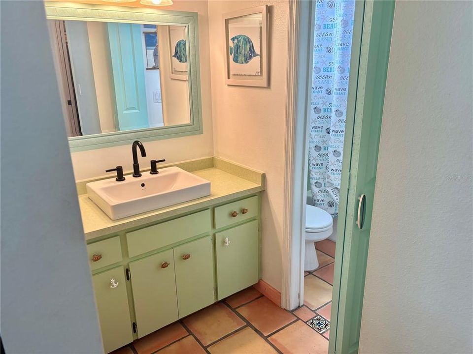 На продажу: $365,000 (2 спален, 2 ванн, 888 Квадратных фут)