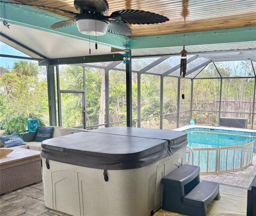 На продажу: $365,000 (2 спален, 2 ванн, 888 Квадратных фут)