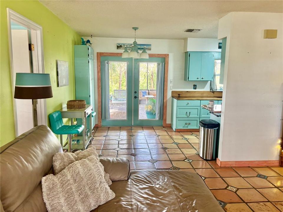 На продажу: $365,000 (2 спален, 2 ванн, 888 Квадратных фут)