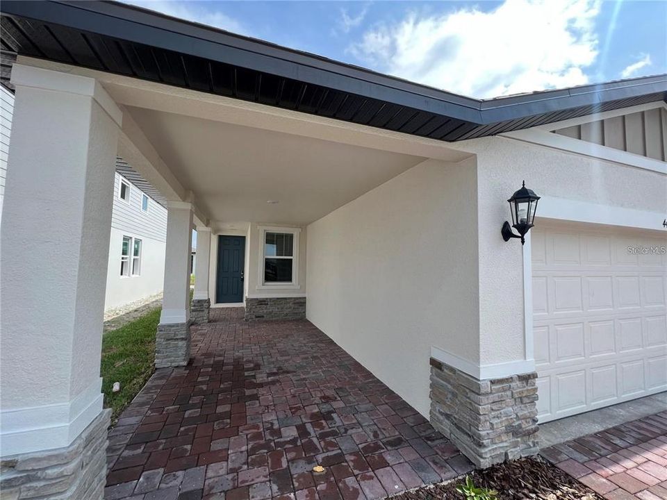 Под контрактом: $1,799 (3 спален, 2 ванн, 1255 Квадратных фут)