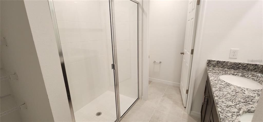 Под контрактом: $1,799 (3 спален, 2 ванн, 1255 Квадратных фут)