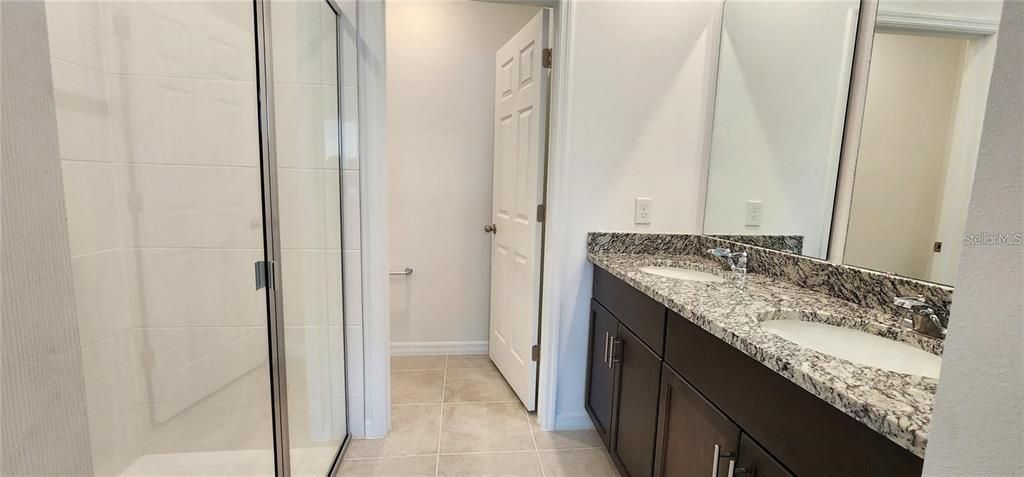 Под контрактом: $1,799 (3 спален, 2 ванн, 1255 Квадратных фут)