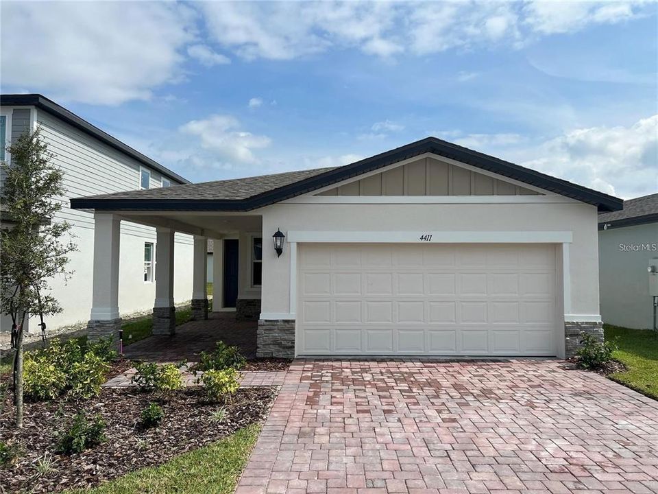 Под контрактом: $1,799 (3 спален, 2 ванн, 1255 Квадратных фут)