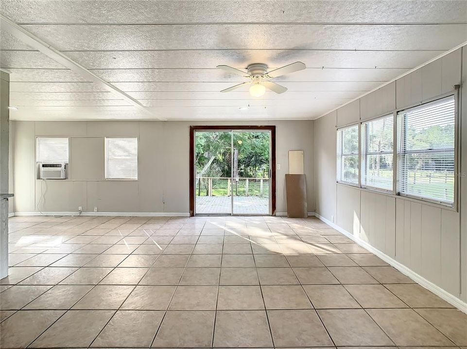 En Venta: $399,000 (3 camas, 2 baños, 1368 Pies cuadrados)