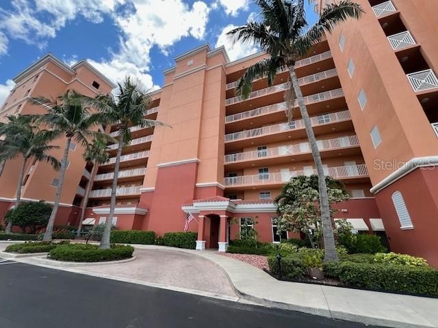 For Rent: $4,400 (2 beds, 2 baths, 1102 Square Feet)