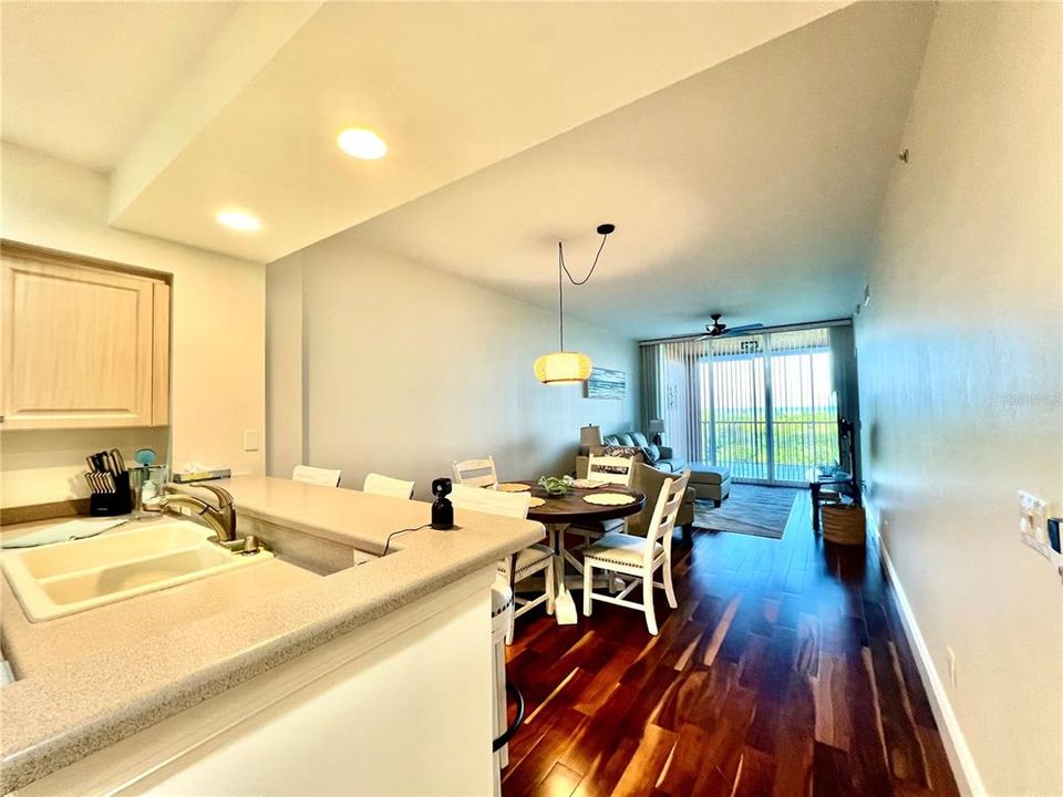 For Rent: $4,400 (2 beds, 2 baths, 1102 Square Feet)