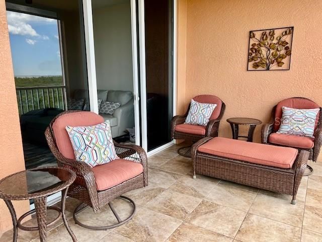 For Rent: $4,400 (2 beds, 2 baths, 1102 Square Feet)