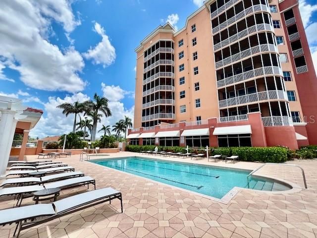 For Rent: $4,400 (2 beds, 2 baths, 1102 Square Feet)