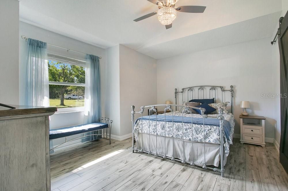 En Venta: $773,000 (4 camas, 3 baños, 1718 Pies cuadrados)