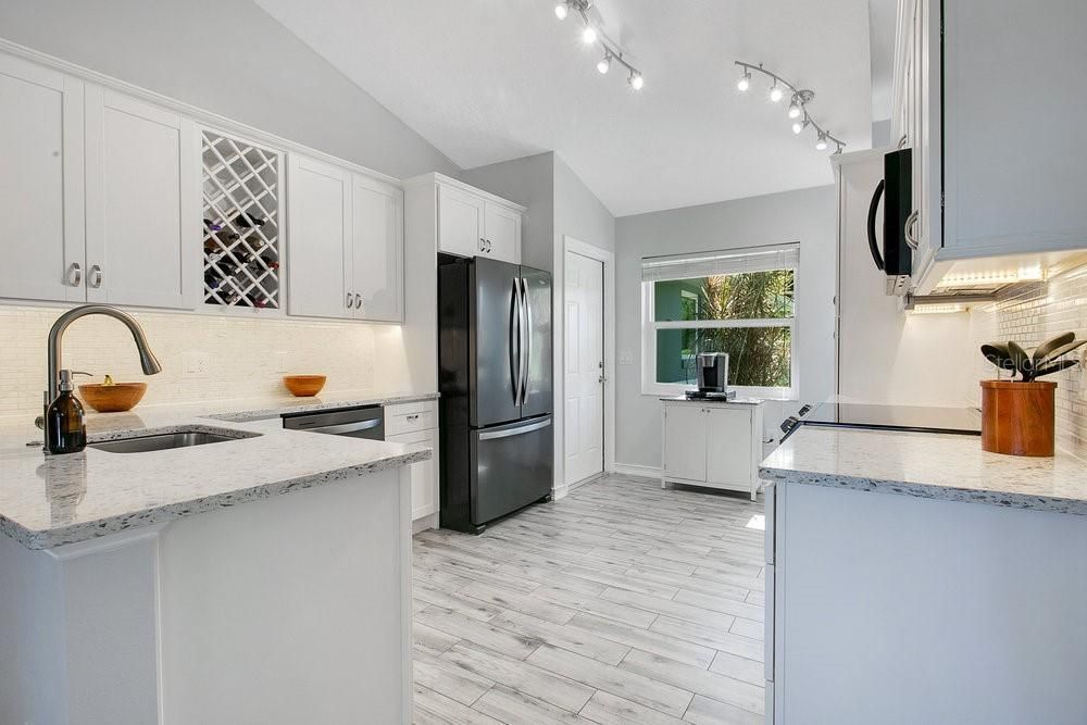 En Venta: $773,000 (4 camas, 3 baños, 1718 Pies cuadrados)