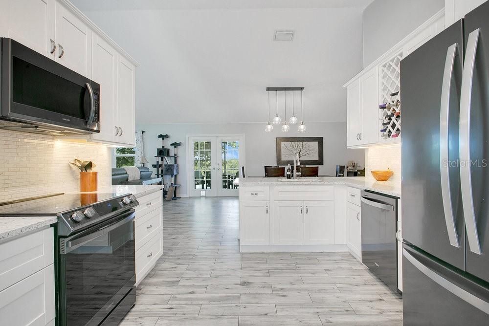 En Venta: $773,000 (4 camas, 3 baños, 1718 Pies cuadrados)