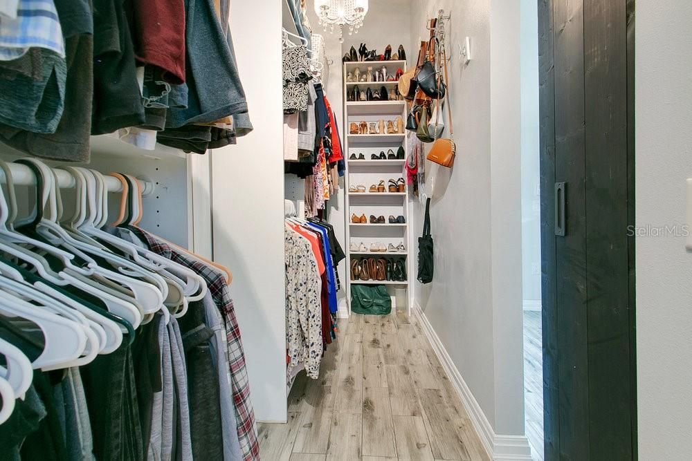 En Venta: $773,000 (4 camas, 3 baños, 1718 Pies cuadrados)