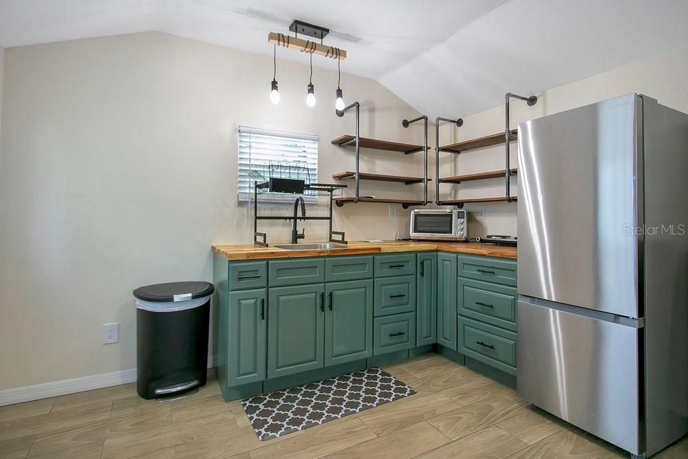 En Venta: $773,000 (4 camas, 3 baños, 1718 Pies cuadrados)