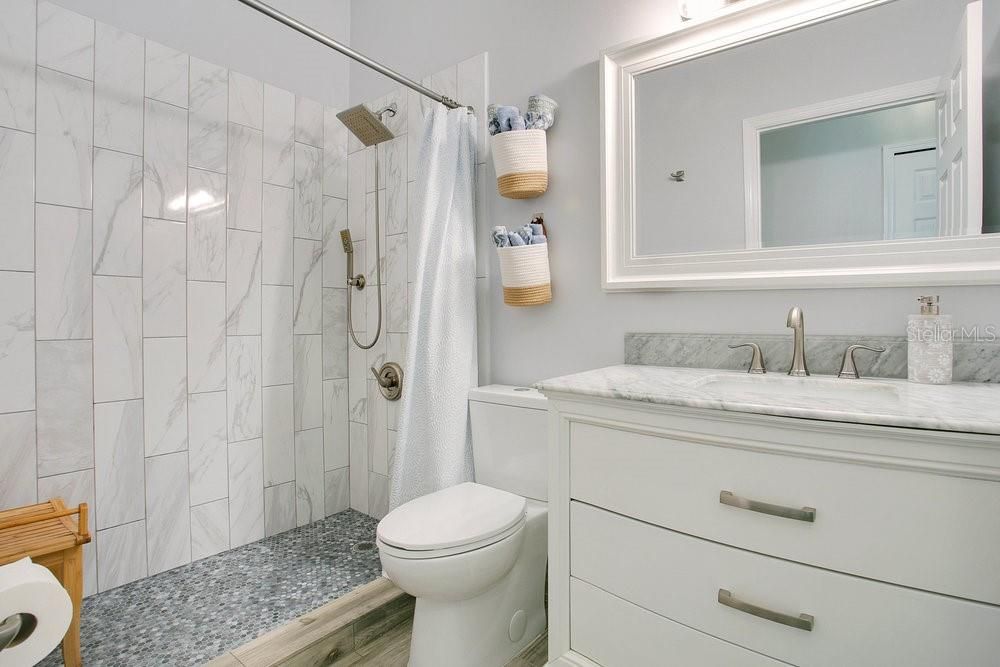 En Venta: $773,000 (4 camas, 3 baños, 1718 Pies cuadrados)