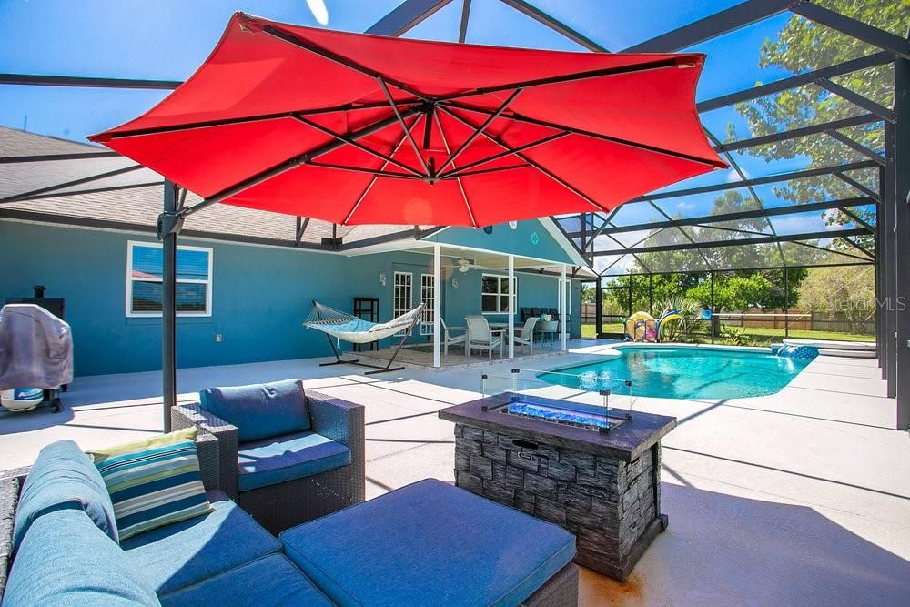 En Venta: $773,000 (4 camas, 3 baños, 1718 Pies cuadrados)