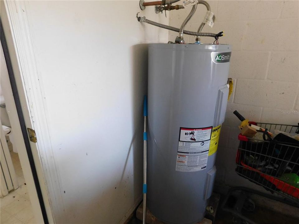 Active With Contract: $235,000 (3 beds, 2 baths, 1426 Square Feet)