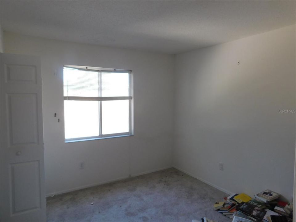 Active With Contract: $235,000 (3 beds, 2 baths, 1426 Square Feet)