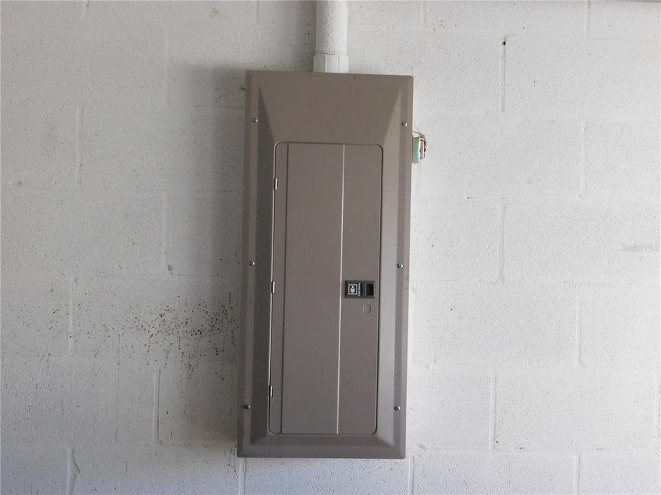 Active With Contract: $235,000 (3 beds, 2 baths, 1426 Square Feet)