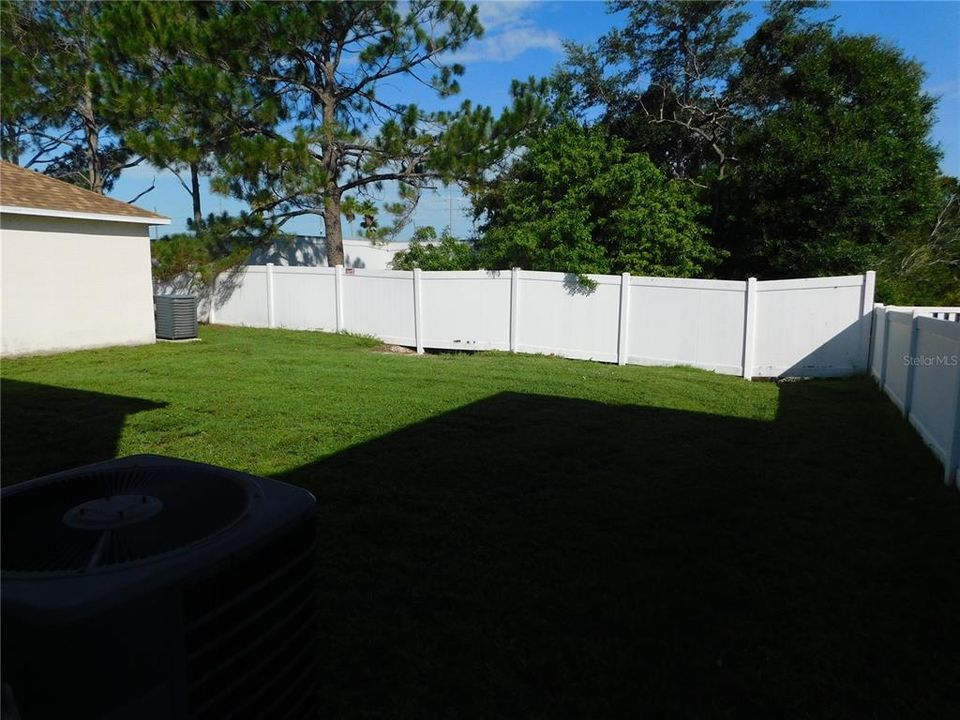 Active With Contract: $235,000 (3 beds, 2 baths, 1426 Square Feet)