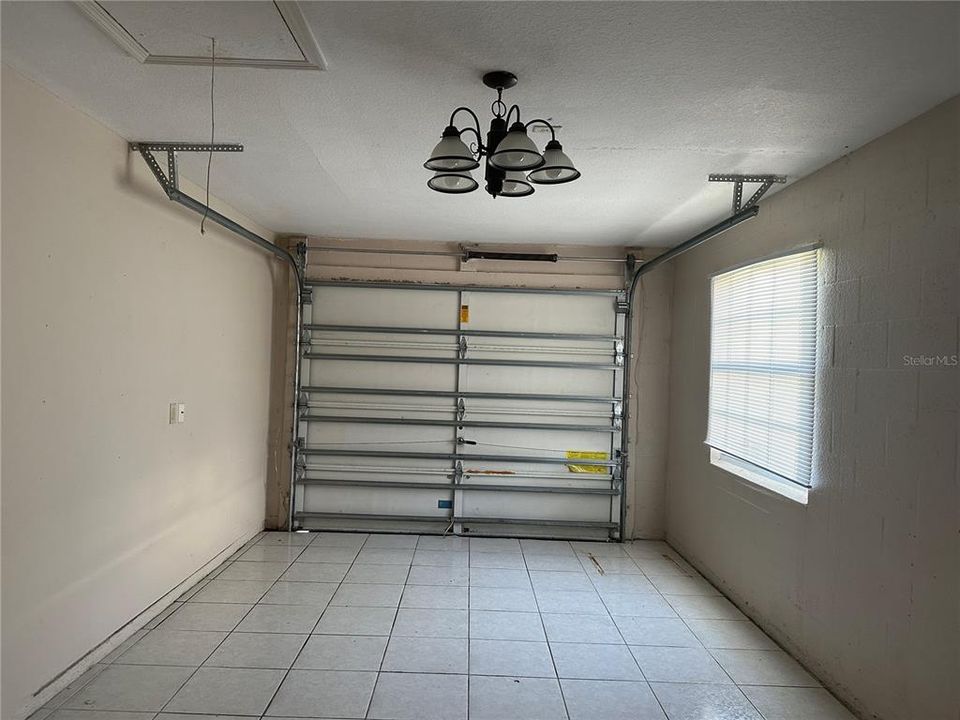 Activo con contrato: $1,600 (3 camas, 2 baños, 1148 Pies cuadrados)