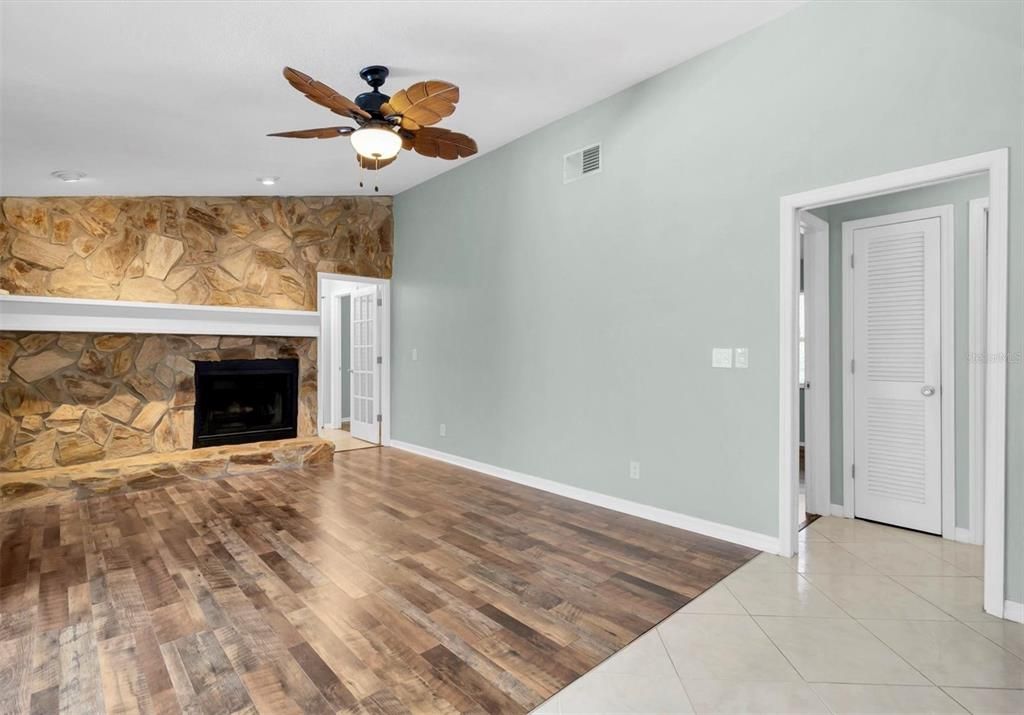 待售: $690,000 (4 贝兹, 3 浴室, 2158 平方英尺)