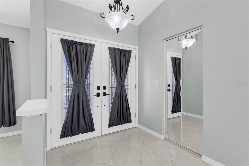 待售: $690,000 (4 贝兹, 3 浴室, 2158 平方英尺)