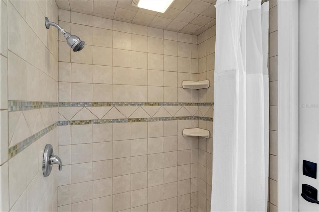 待售: $690,000 (4 贝兹, 3 浴室, 2158 平方英尺)