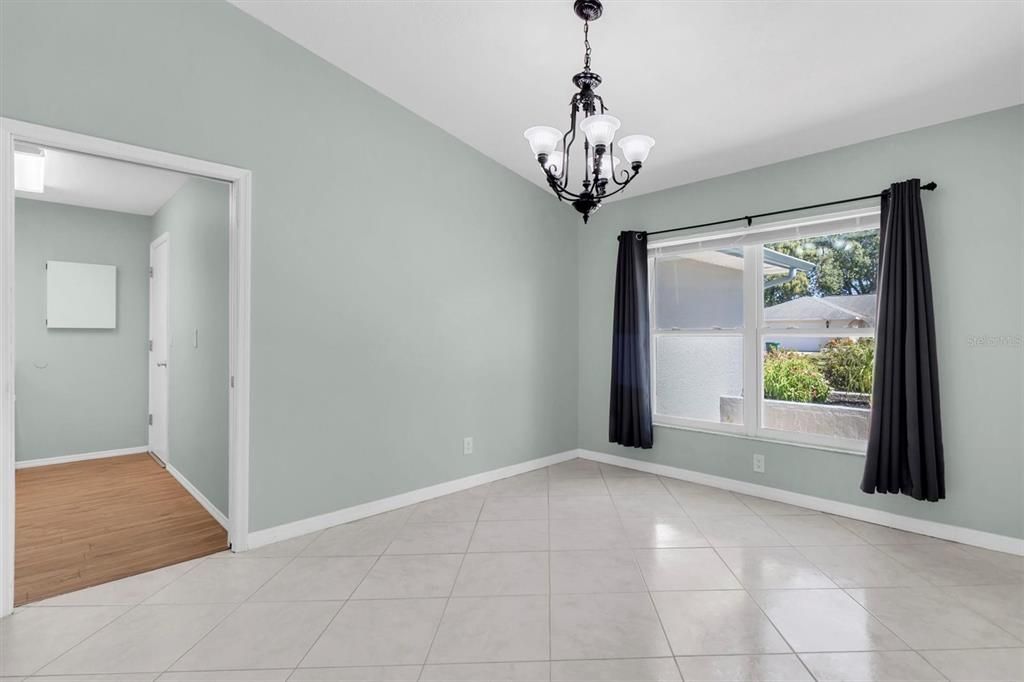 待售: $690,000 (4 贝兹, 3 浴室, 2158 平方英尺)