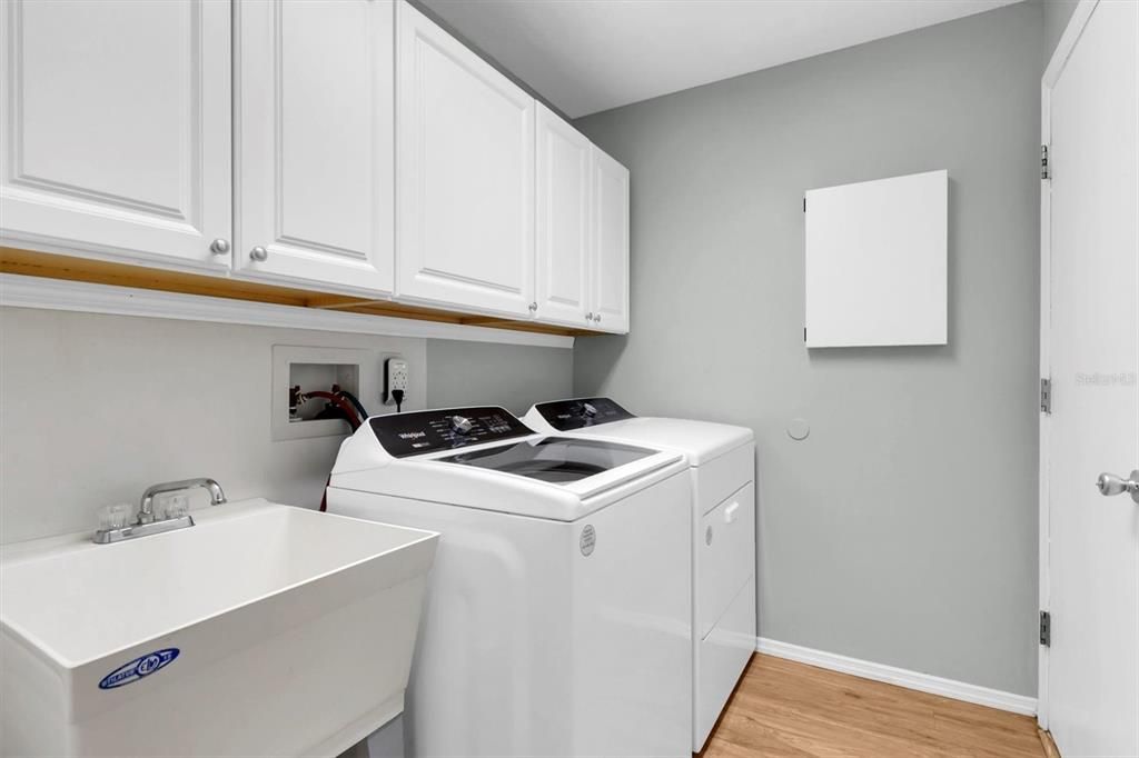 待售: $690,000 (4 贝兹, 3 浴室, 2158 平方英尺)