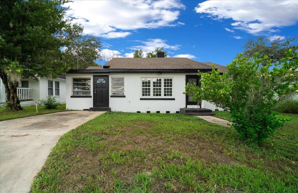 Active With Contract: $210,000 (3 beds, 1 baths, 1152 Square Feet)