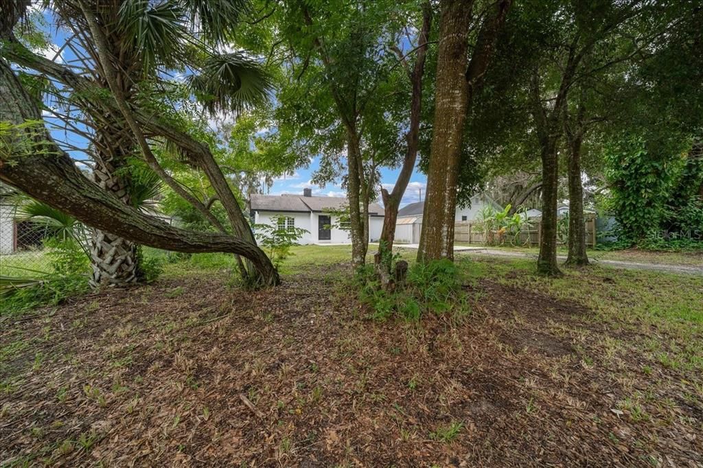 Active With Contract: $210,000 (3 beds, 1 baths, 1152 Square Feet)