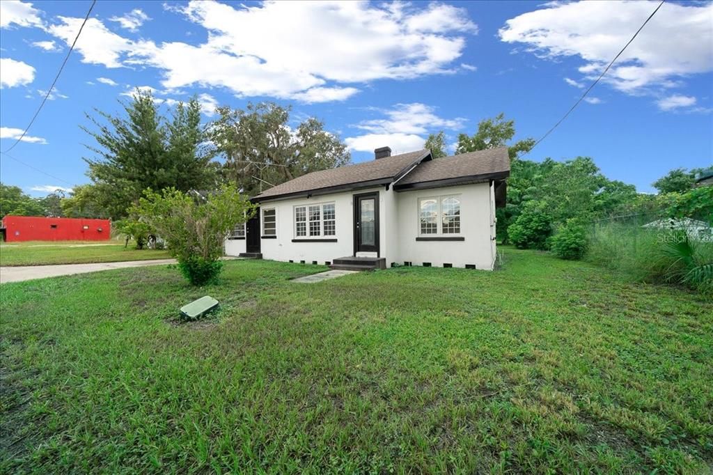 Active With Contract: $210,000 (3 beds, 1 baths, 1152 Square Feet)