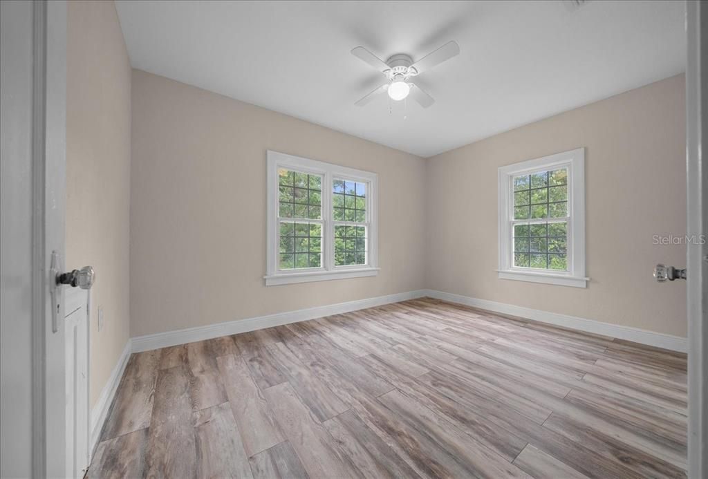 Active With Contract: $210,000 (3 beds, 1 baths, 1152 Square Feet)