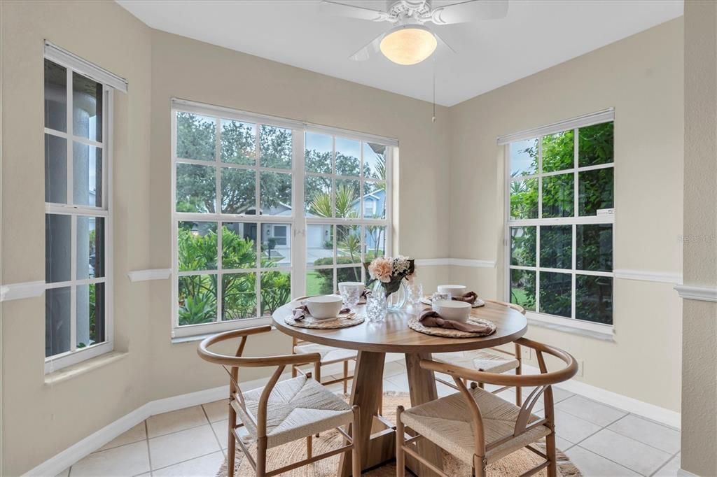 Под контрактом: $389,000 (3 спален, 2 ванн, 2106 Квадратных фут)