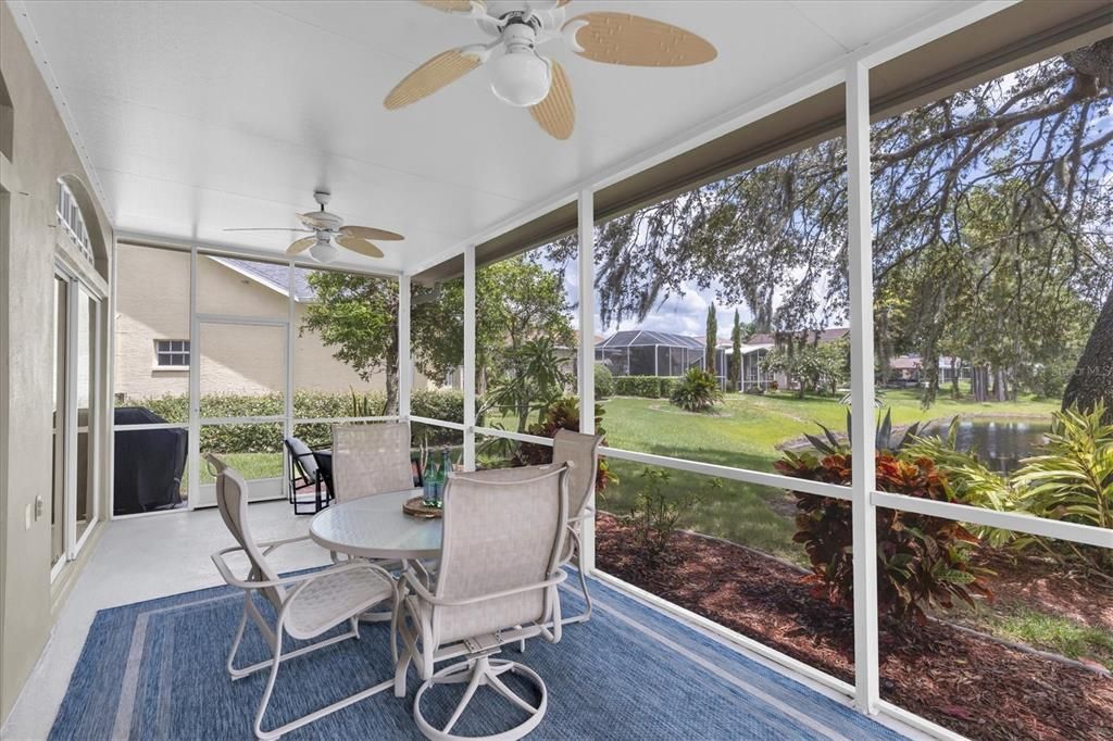 Под контрактом: $389,000 (3 спален, 2 ванн, 2106 Квадратных фут)