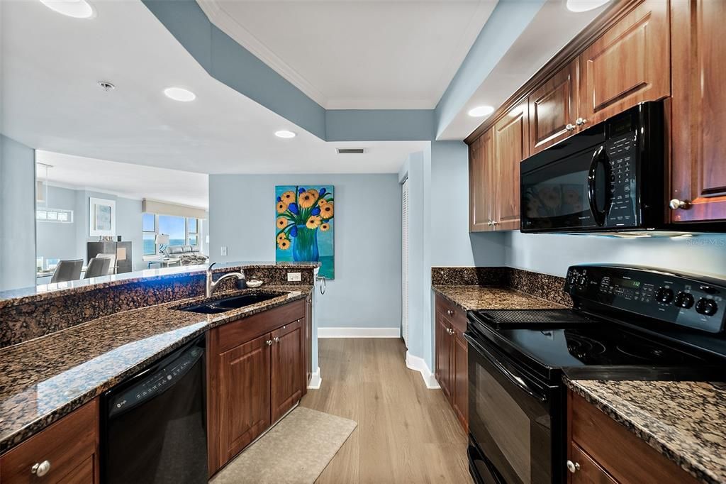 En Venta: $699,000 (3 camas, 3 baños, 2072 Pies cuadrados)