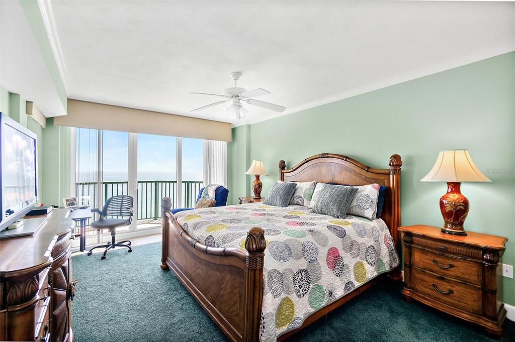 En Venta: $699,000 (3 camas, 3 baños, 2072 Pies cuadrados)