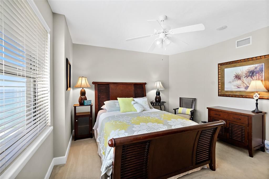 En Venta: $699,000 (3 camas, 3 baños, 2072 Pies cuadrados)