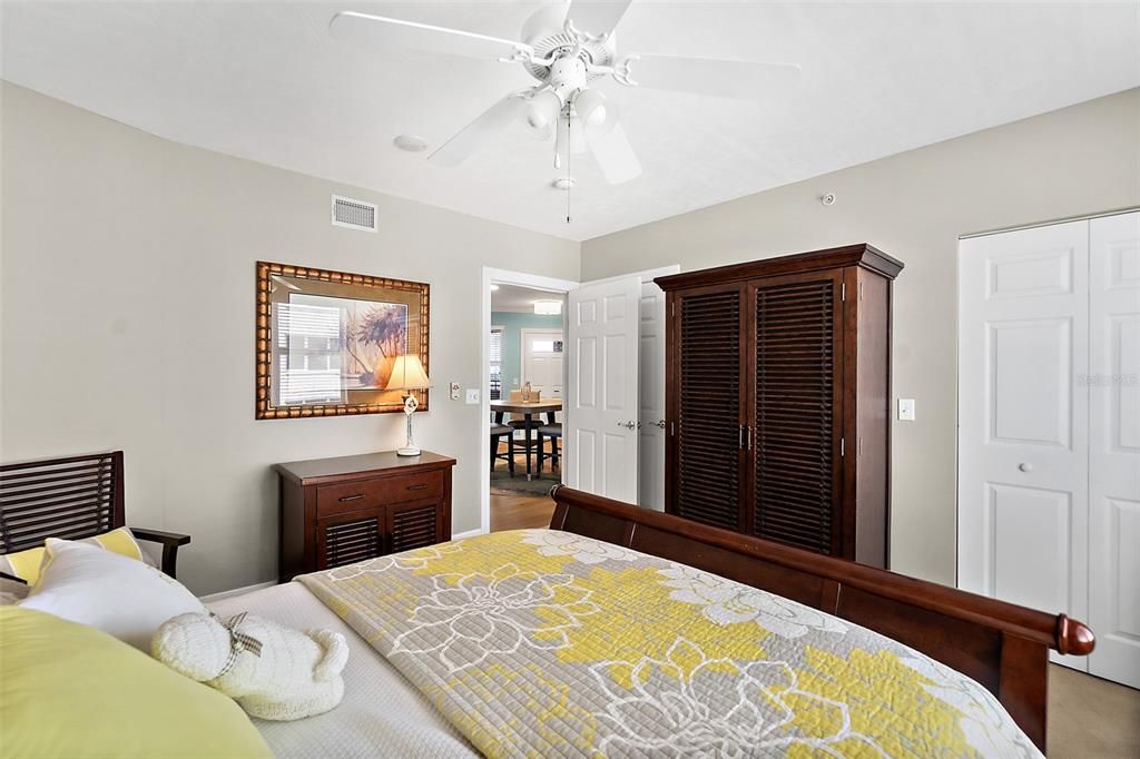 En Venta: $699,000 (3 camas, 3 baños, 2072 Pies cuadrados)